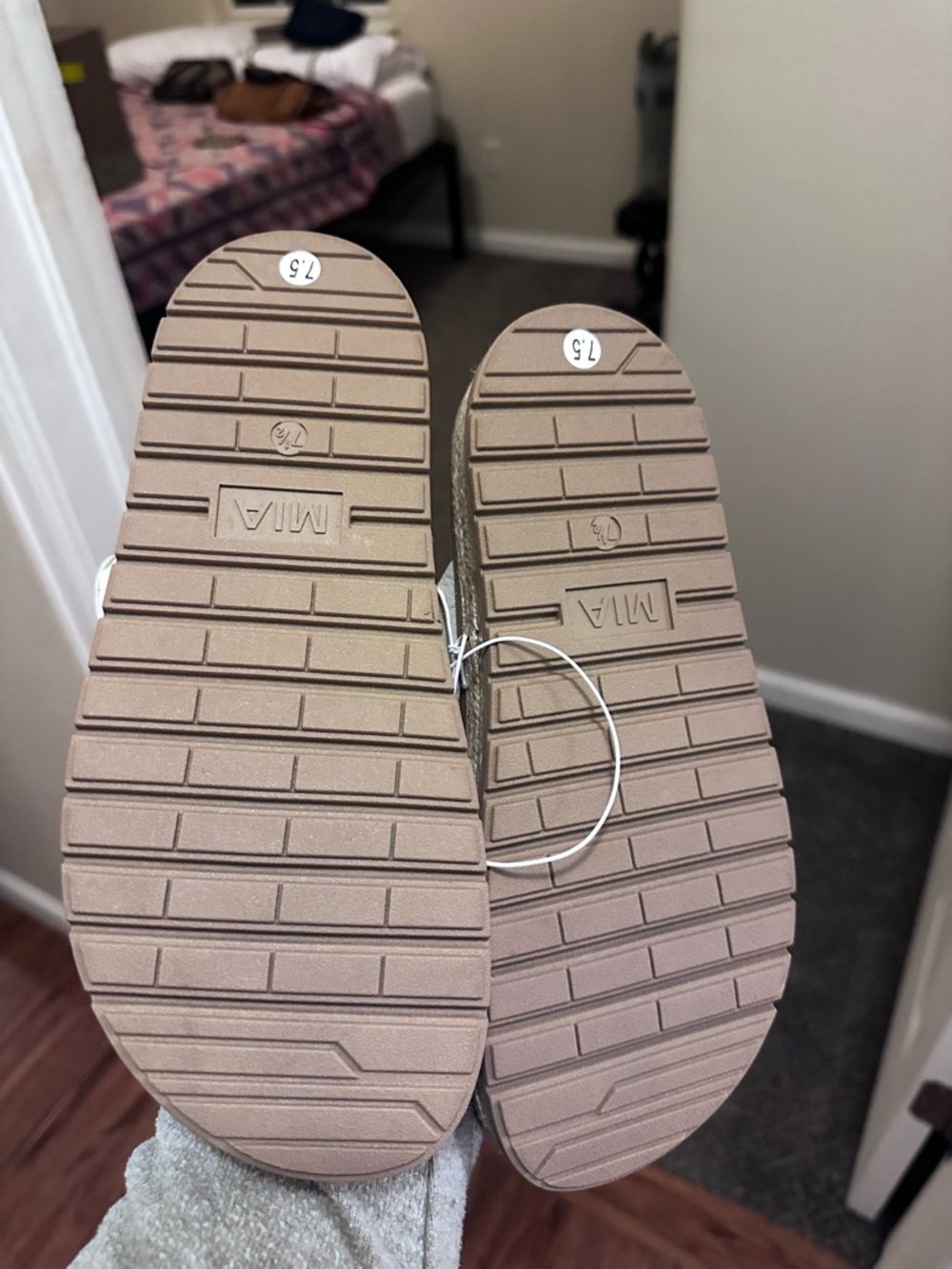 MIA White Leather Espadrille Platform Thong Sandals - Picture 4 of 4